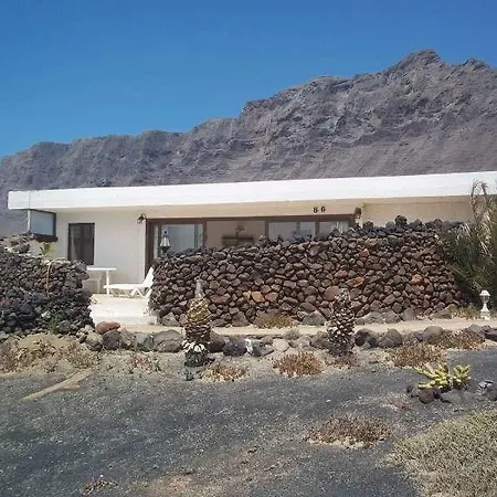 Tonotozi Holiday home Famara